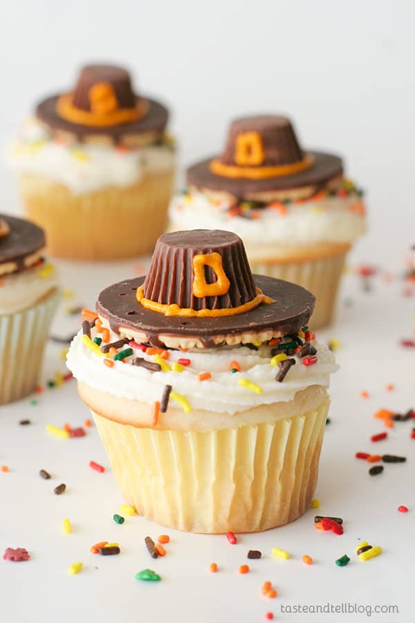 Pilgrim Hat Thanksgiving Cupcakes - Taste and Tell