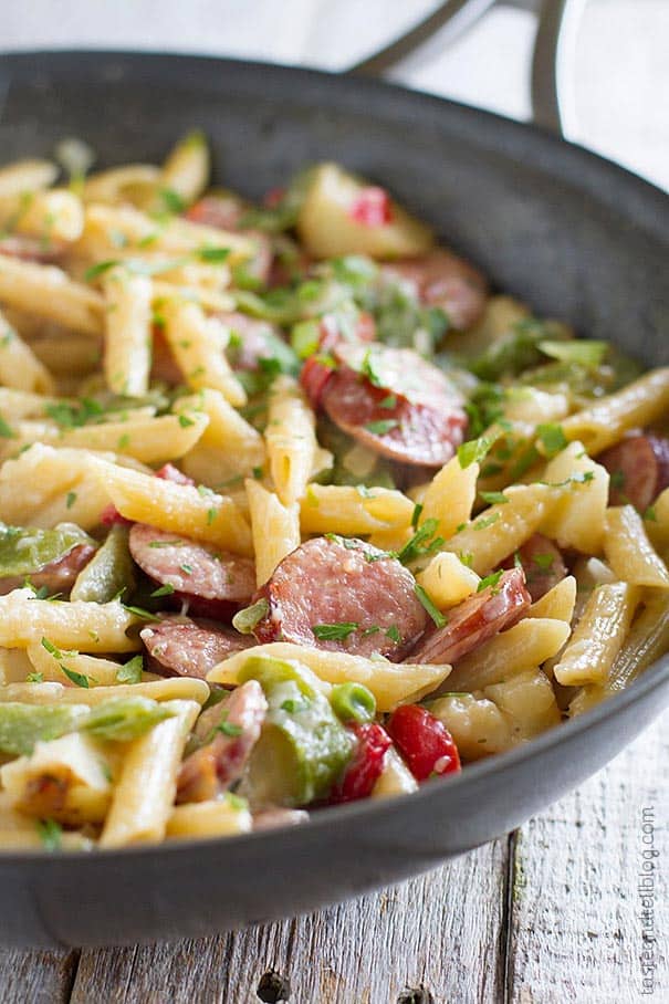 One Pan Pasta With Bacon And Peas Taste And Tell