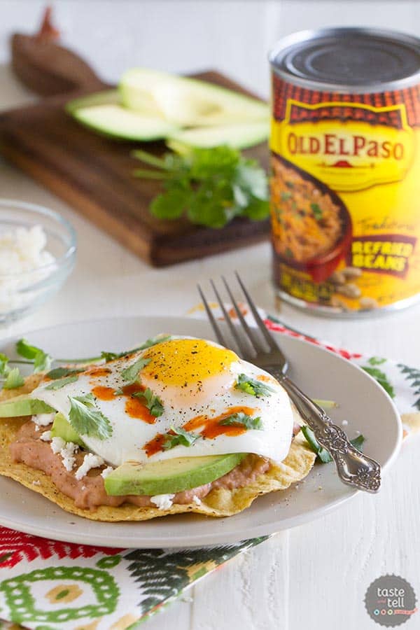 These Easy Breakfast Tostadas make a quick breakfast or lunch!