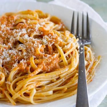 Roasted Red Pepper Pesto Linguine - Taste and Tell