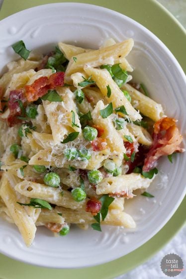 One Pan Pasta with Bacon and Peas - Taste and Tell