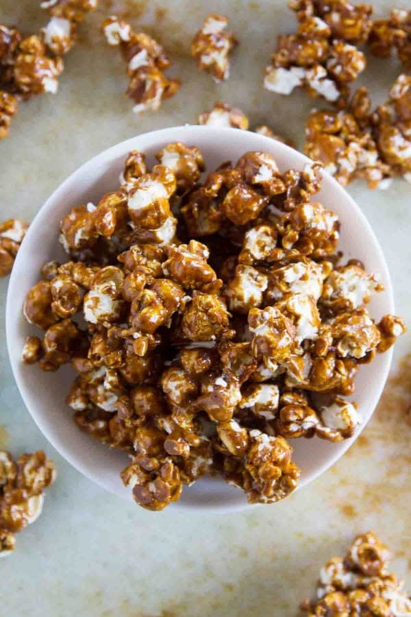 Caramel Gingerbread Popcorn - Taste and Tell