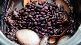 How To: Slow Cooker Black Beans