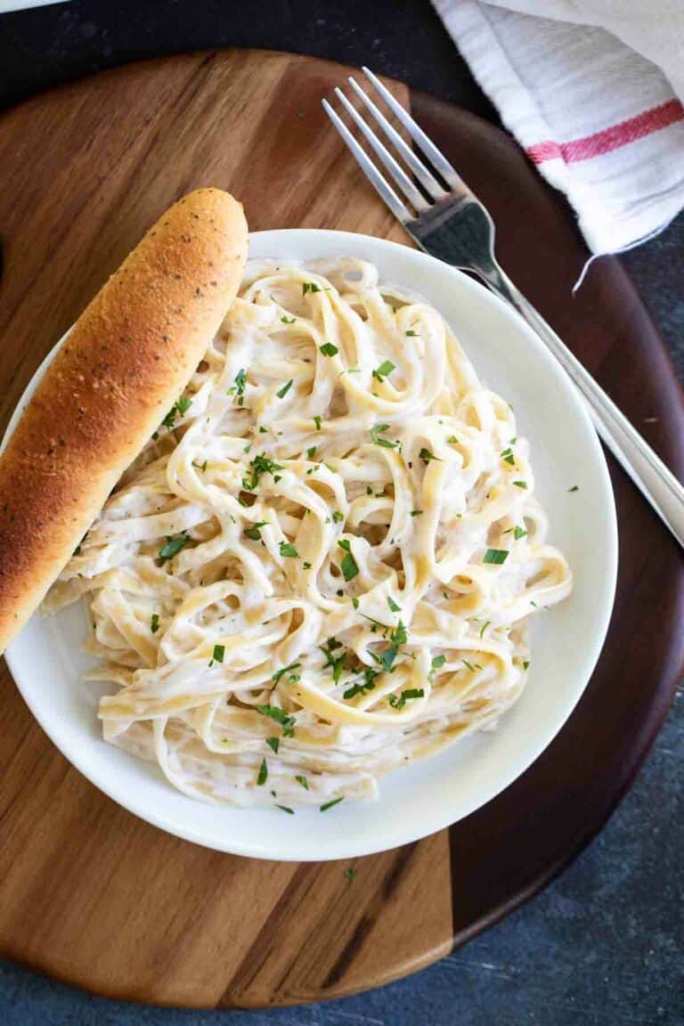 Easy Alfredo Sauce - done in 20 minutes! - Taste and Tell