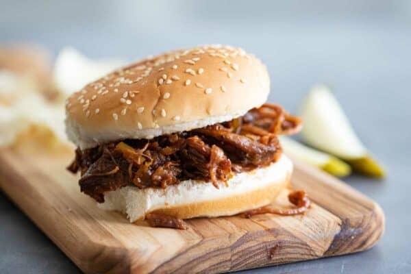 Slow Cooker Bbq Beef Sandwiches Taste And Tell 7681