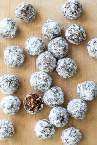 No Bake Peanut Butter Oatmeal Balls - Taste and Tell