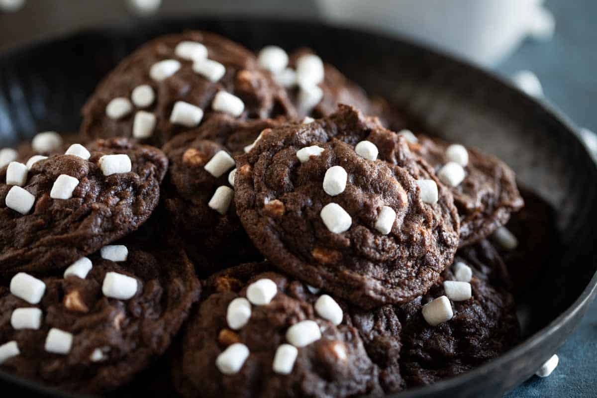 https://www.tasteandtellblog.com/wp-content/uploads/2021/12/Hot-Cocoa-Cookies-1.jpg