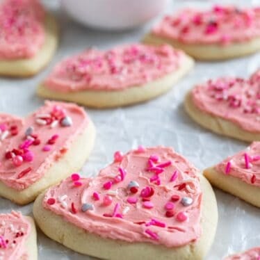 Valentine's Day Sugar Cookies - Taste and Tell