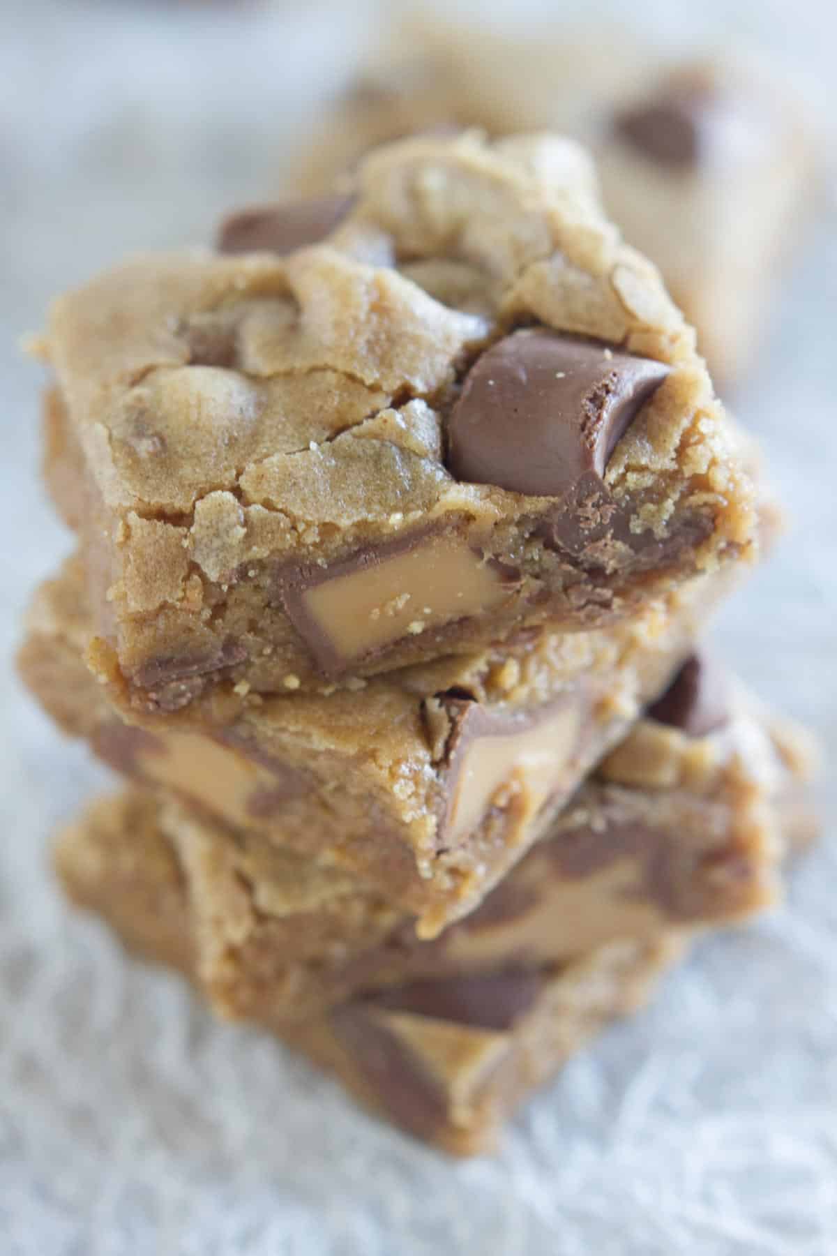 Spice Cake Caramel Blondies filled with caramel candies.