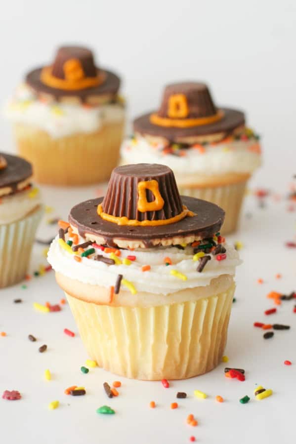 Pilgrim Hat Thanksgiving Cupcakes made from cookies and candy.