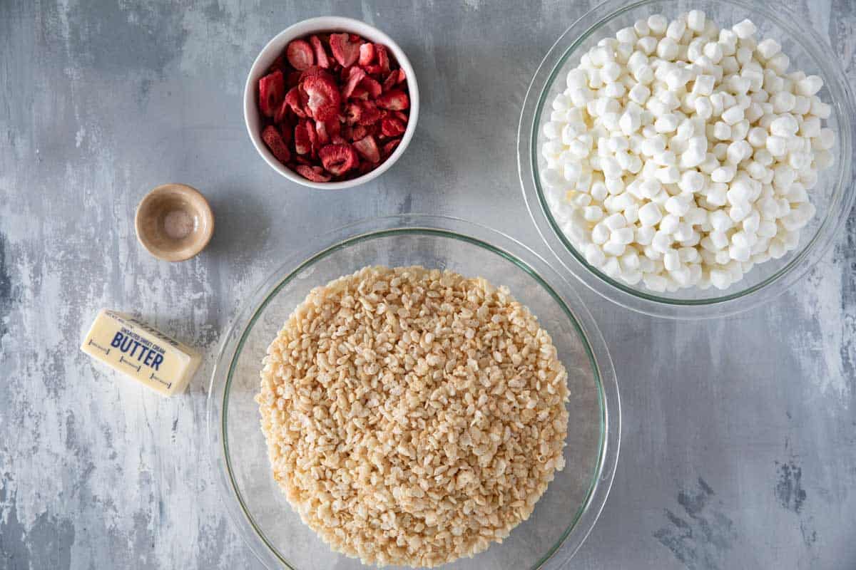 Ingredients for Strawberry Rice Krispie Treats.